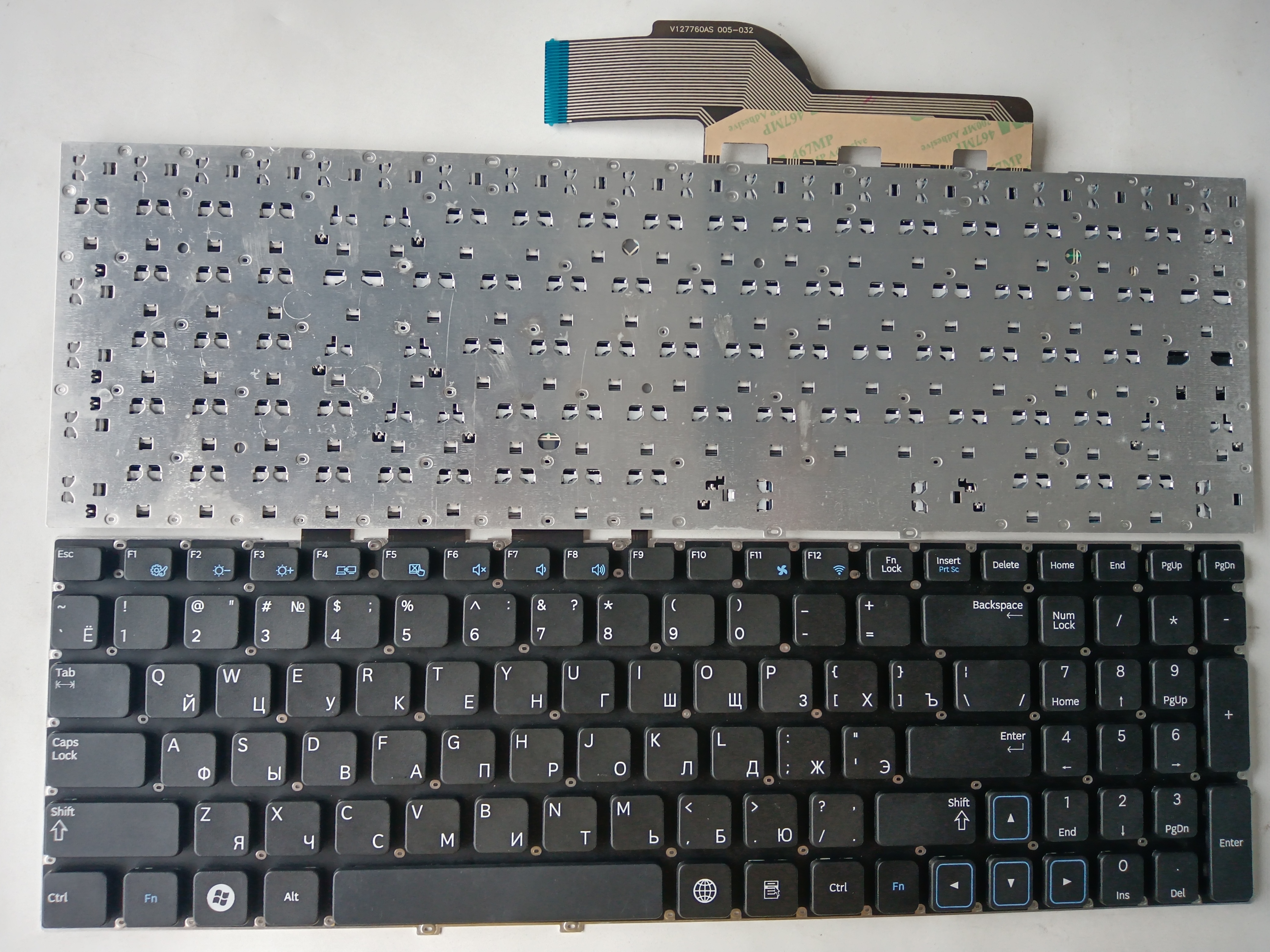 Picture of New Replacement Laptop Keyboard For SAMSUNG 300E5A BLACK RU Layout